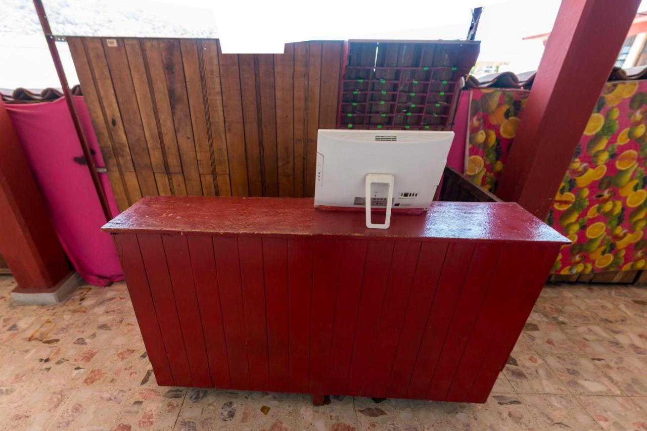 Oyo Hotel Rubi Ζιουατανέχο Εξωτερικό φωτογραφία