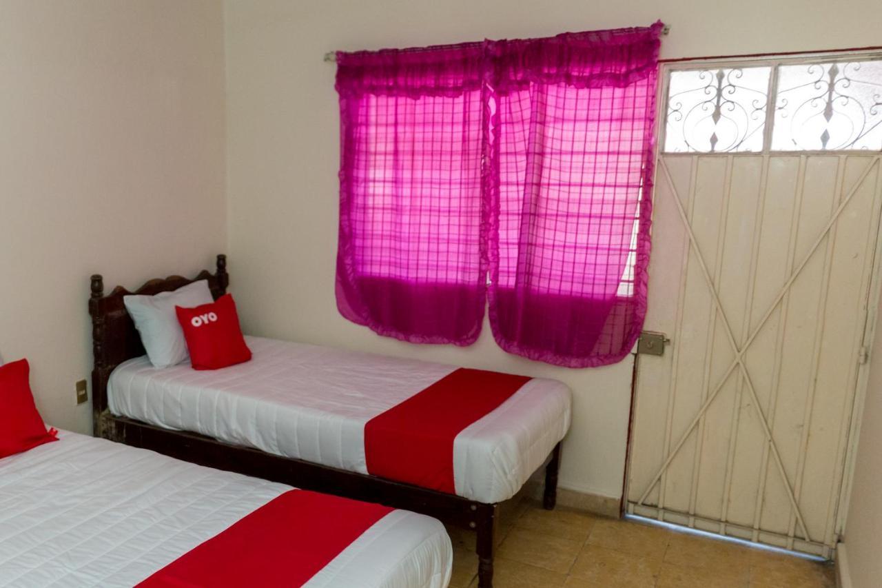 Oyo Hotel Rubi Ζιουατανέχο Εξωτερικό φωτογραφία