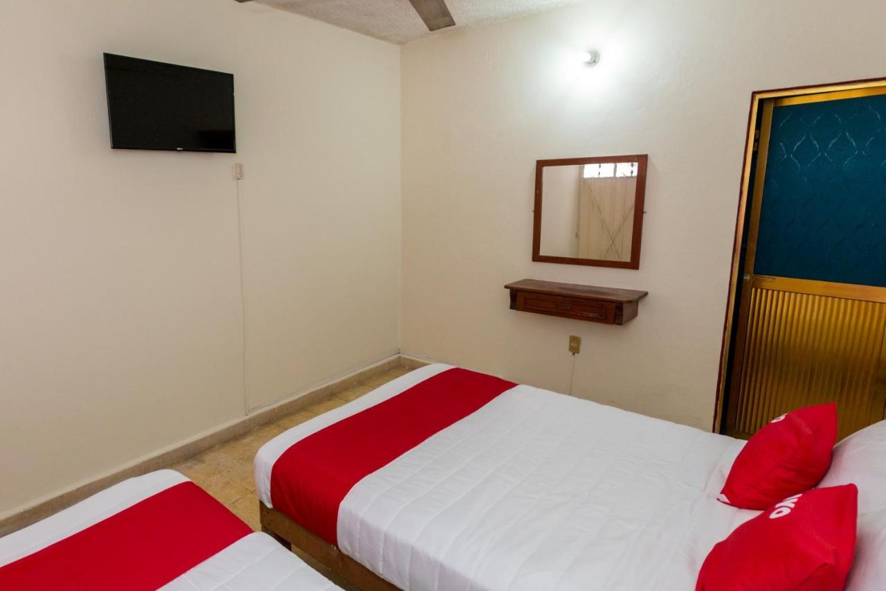 Oyo Hotel Rubi Ζιουατανέχο Εξωτερικό φωτογραφία
