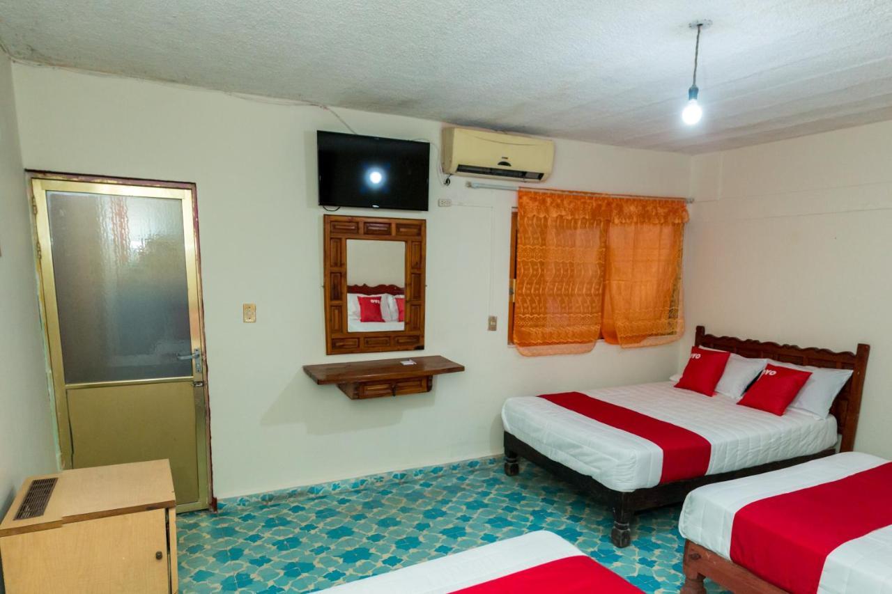 Oyo Hotel Rubi Ζιουατανέχο Εξωτερικό φωτογραφία
