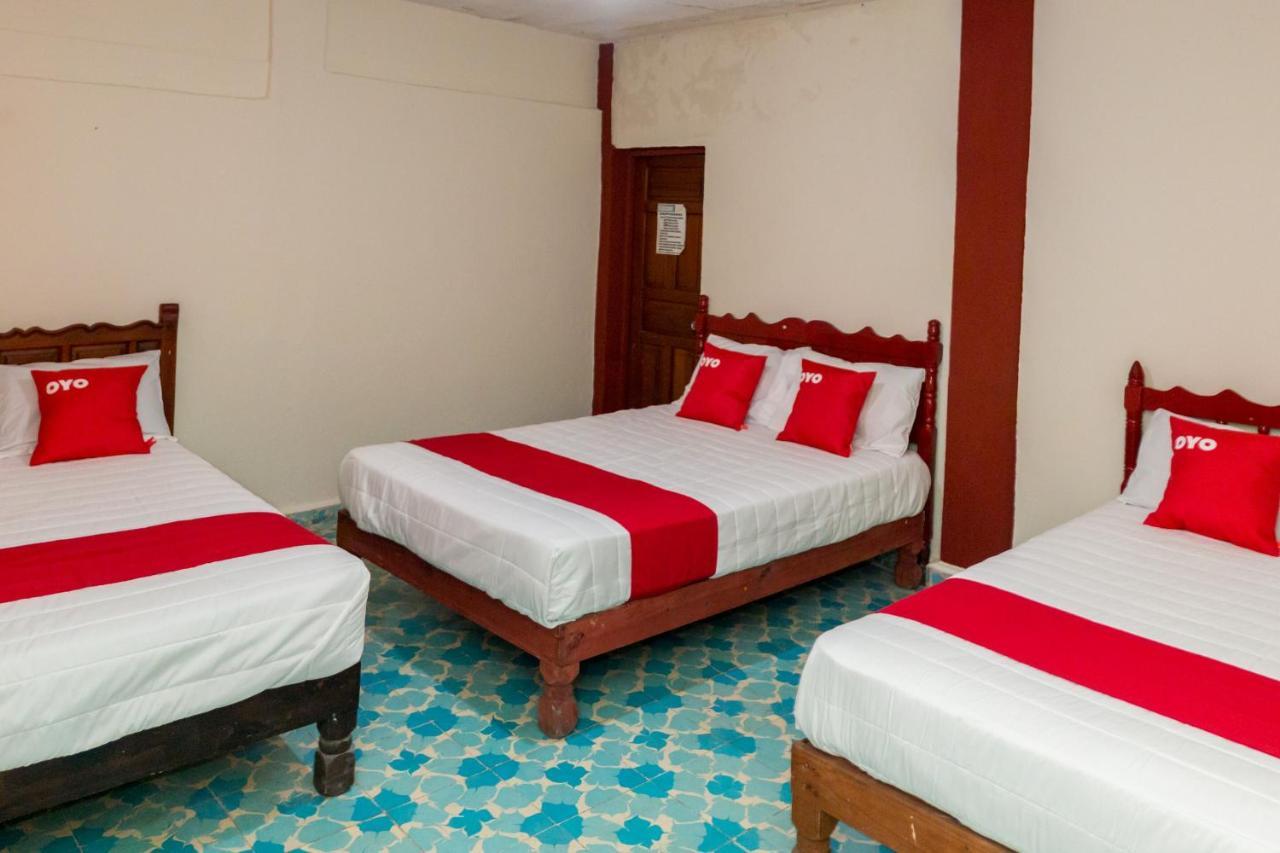 Oyo Hotel Rubi Ζιουατανέχο Εξωτερικό φωτογραφία