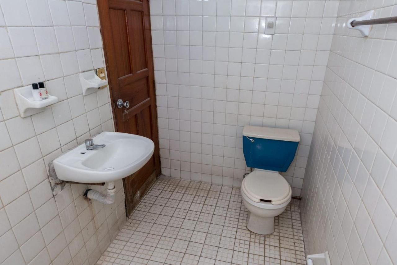 Oyo Hotel Rubi Ζιουατανέχο Εξωτερικό φωτογραφία